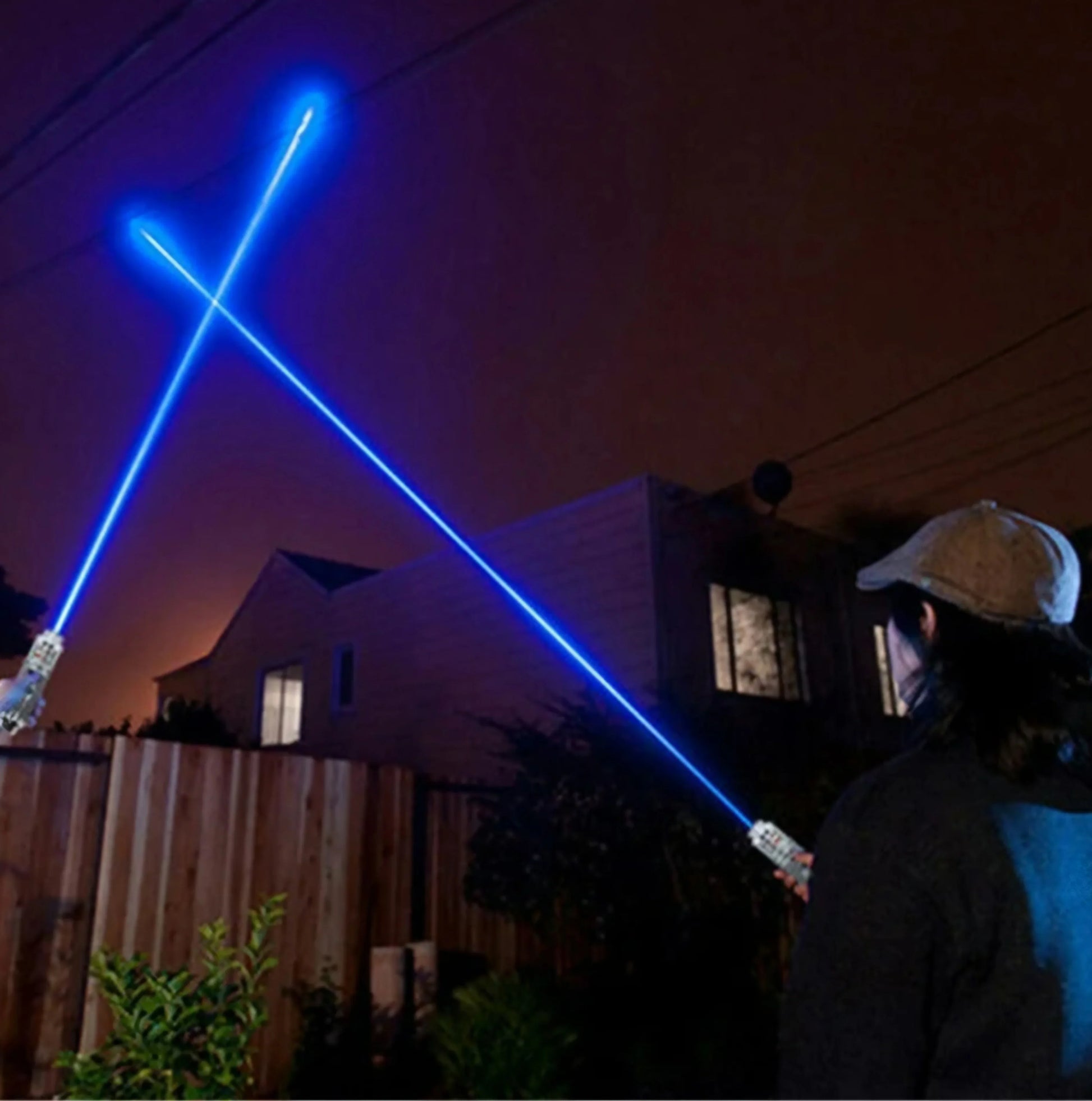 Superpowerful blue laser pointer