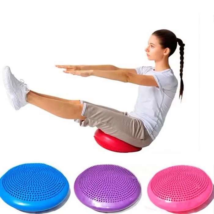 Inflatable balance disc with air pump