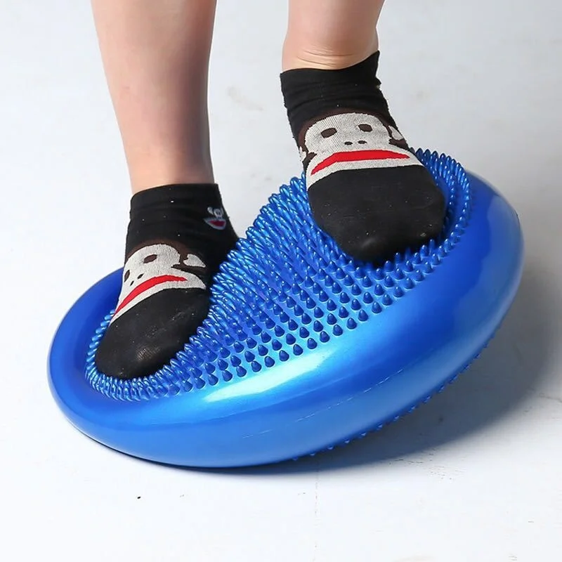 Inflatable balance disc with air pump